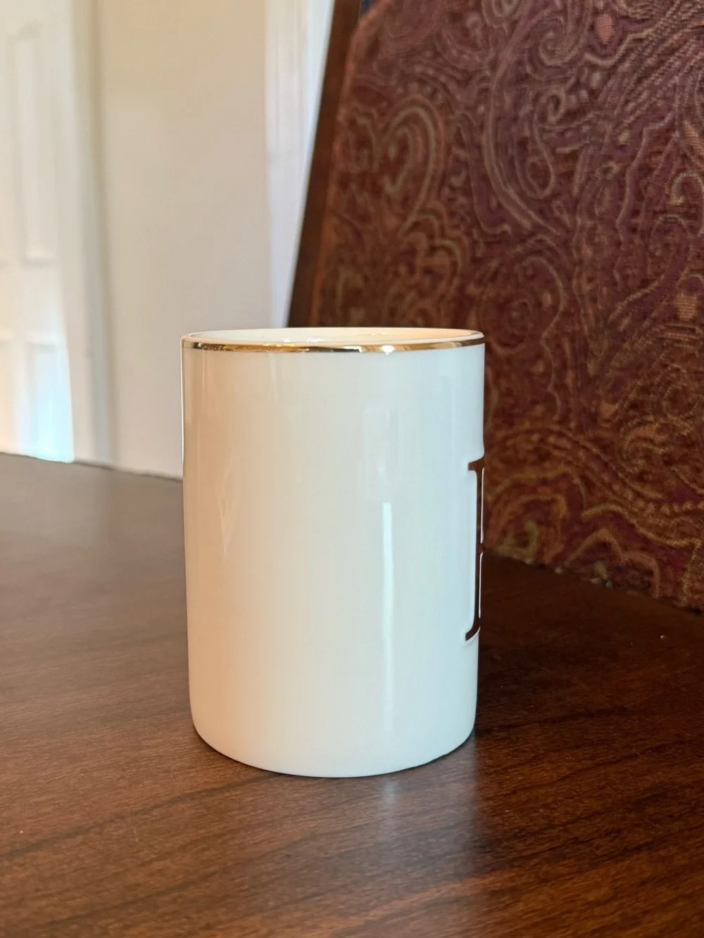 Williams Sonoma White Ceramic Vanilla & Cedarwood Candle with Gold Monogram P